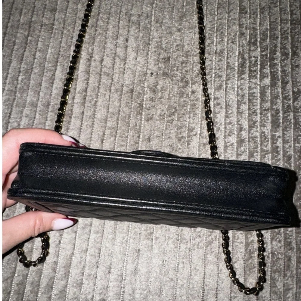 NEW CHANEL WOC Black Quilted Leather Crossbody with Gold Chain & CC Logo - Picture 7 of 12